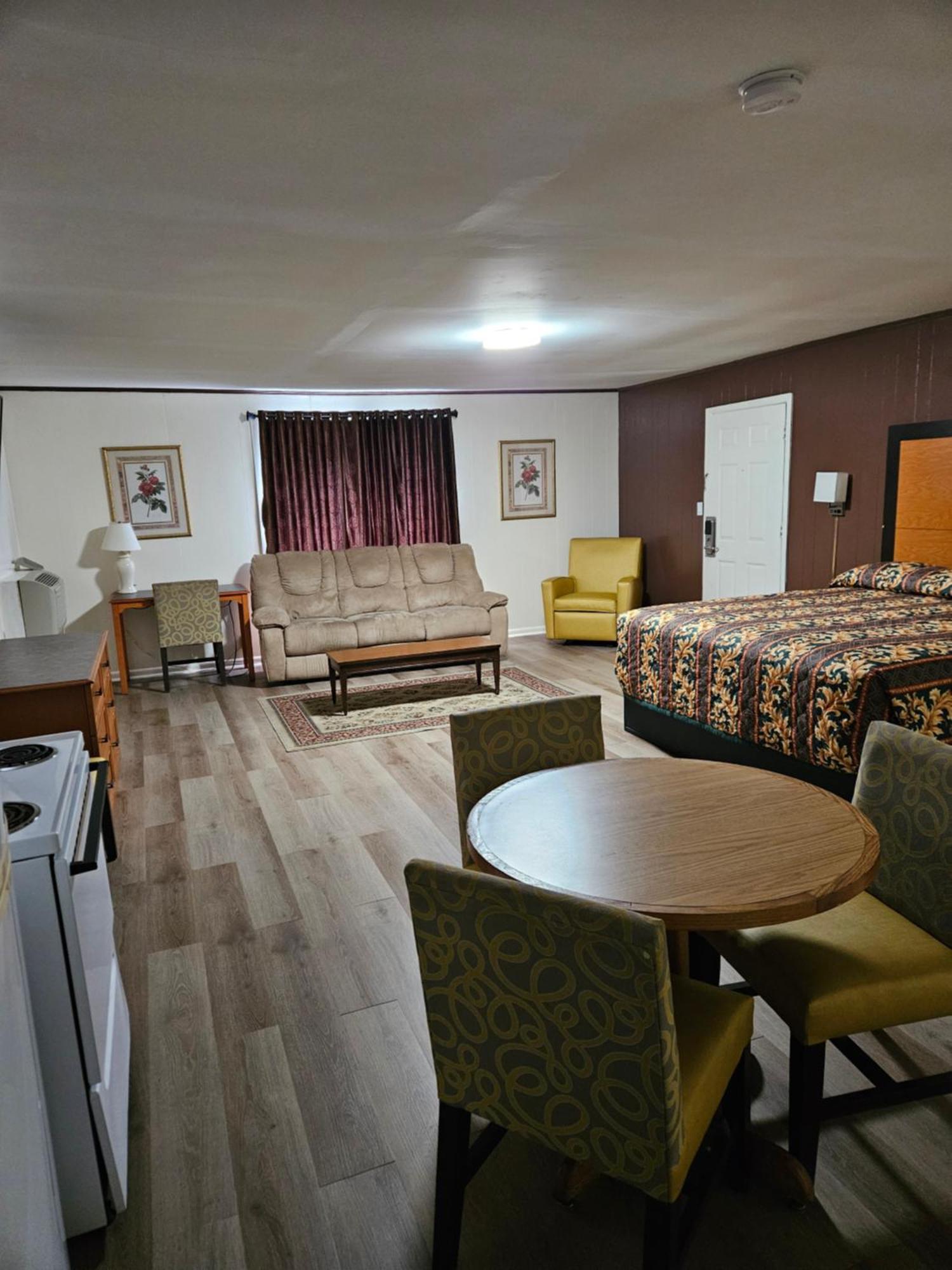 Traveler'S Inn Roanoke Экстерьер фото