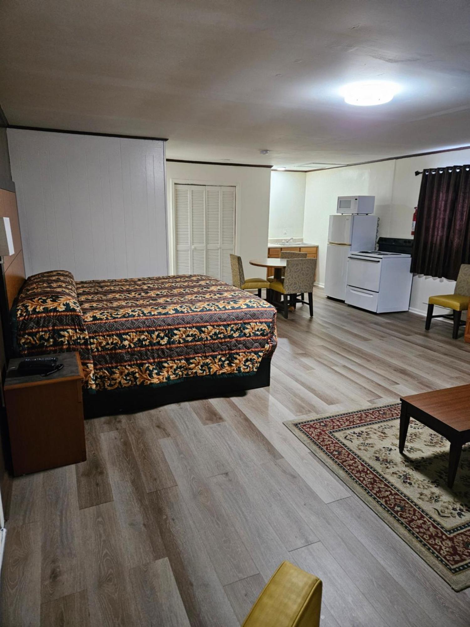 Traveler'S Inn Roanoke Экстерьер фото